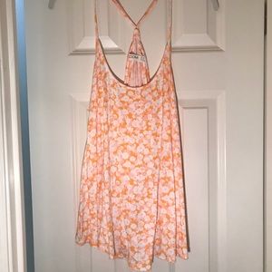 cute volcom top. awesome for summer!!!!